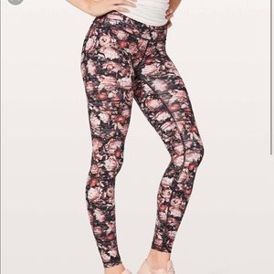 Lululemon 7/8 WunderUnder Nulux Peony Multi size 6